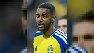 إصابة ألكسندر إيزاك تعيده إلى ليفربول وتبعده عن منتخب السويد